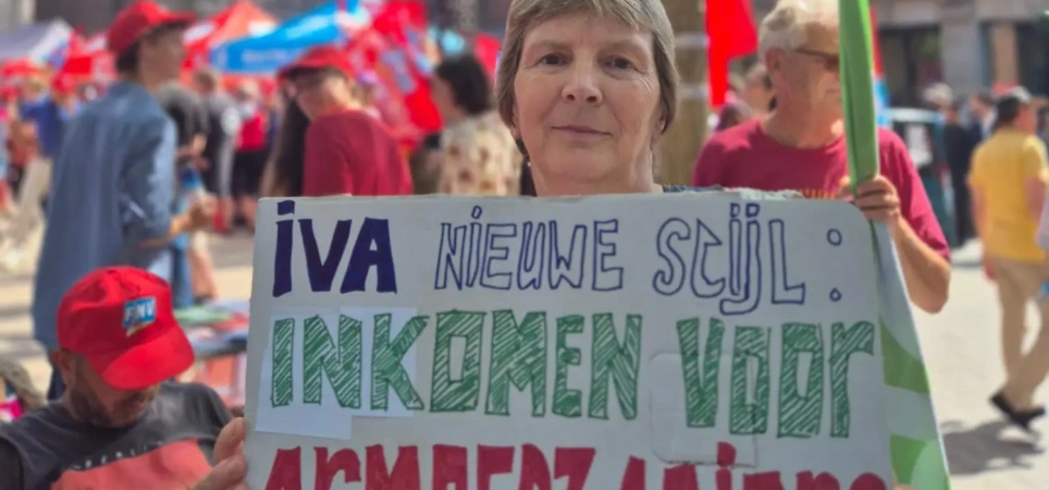 Martine de Ket actie sociale zekerheid 23 juni amsterdam v2