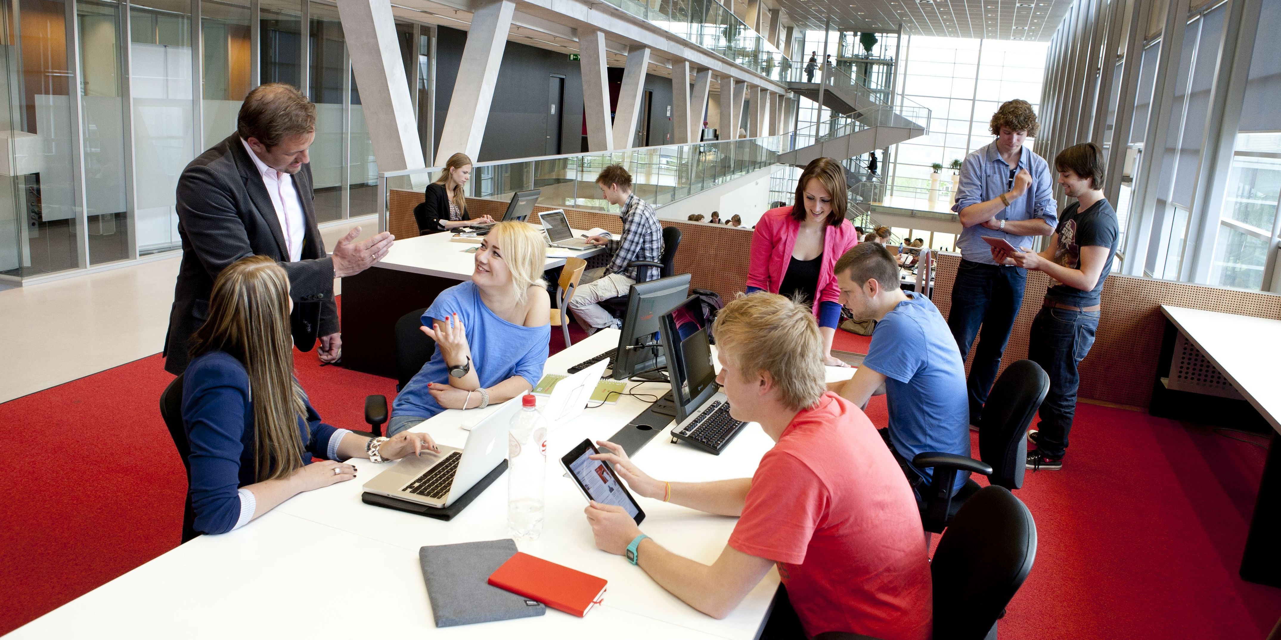 Nog nooit zoveel hbo-studenten | De Algemene Onderwijsbond