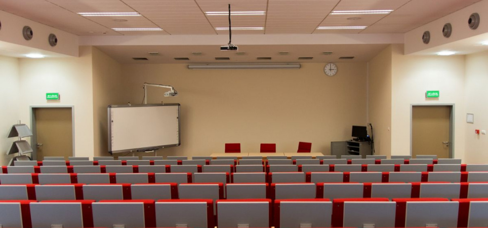 empty-lecture-hall-pixabay