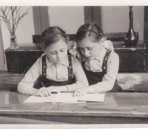 Peppie en Greetje Chajes